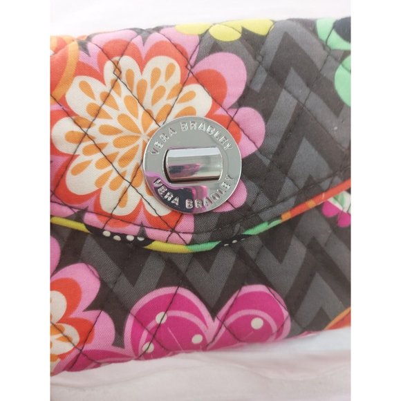 VERA BRADLEY Ziggy Zinnia Retired Your Turn Smartphone Wristlet w/Turn Lock - Picture 8 of 8